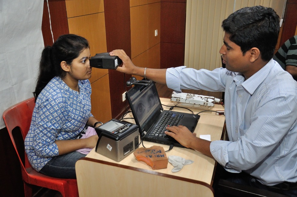 Aadhaar Enrolement Biswarup Ganguly Wiki Commons 1